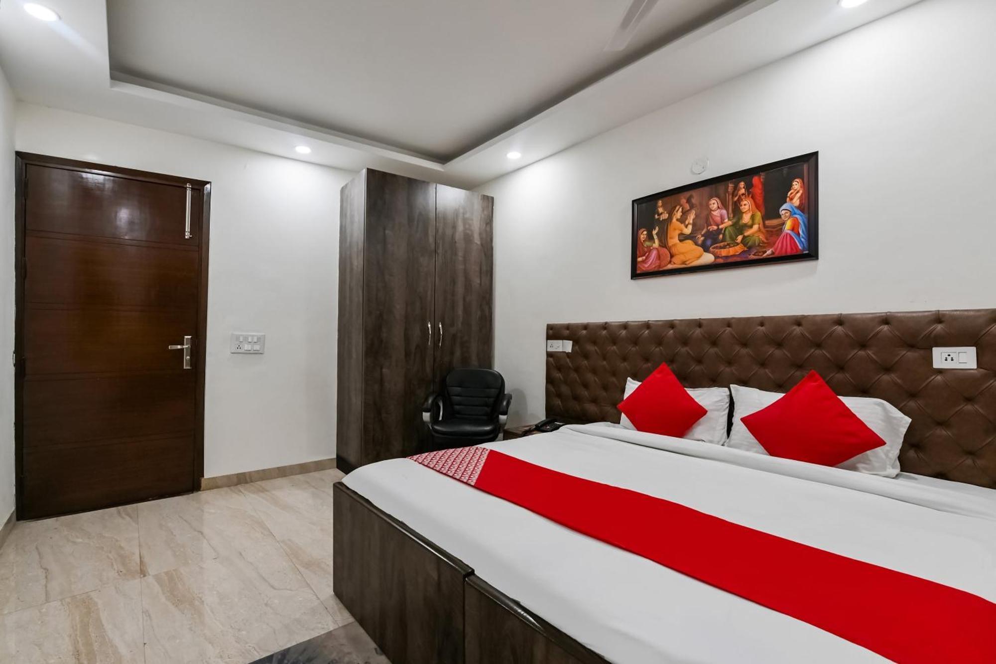 Hotel O Premium Rooms Chhatarpur New Delhi Exterior photo