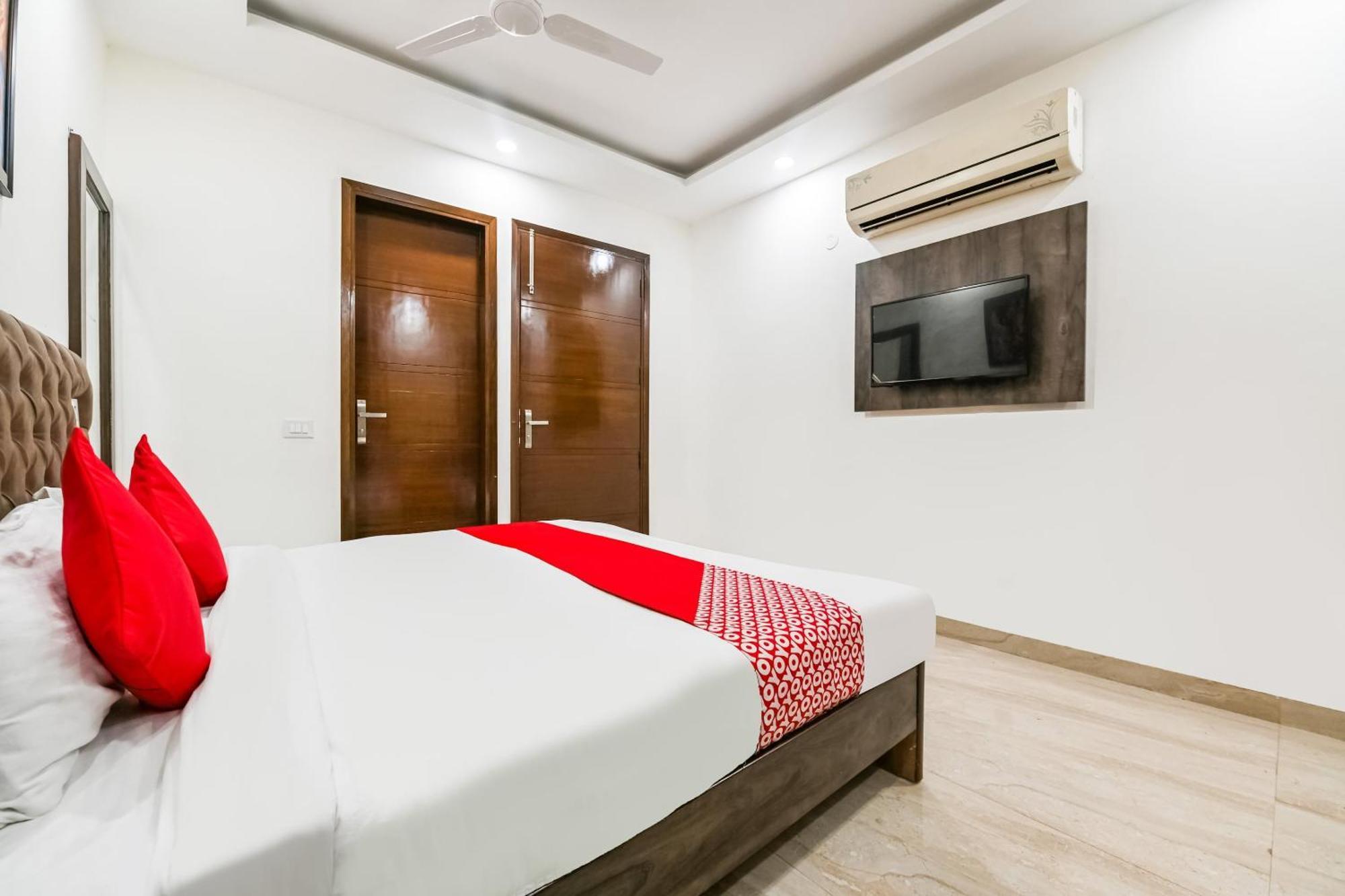 Hotel O Premium Rooms Chhatarpur New Delhi Exterior photo