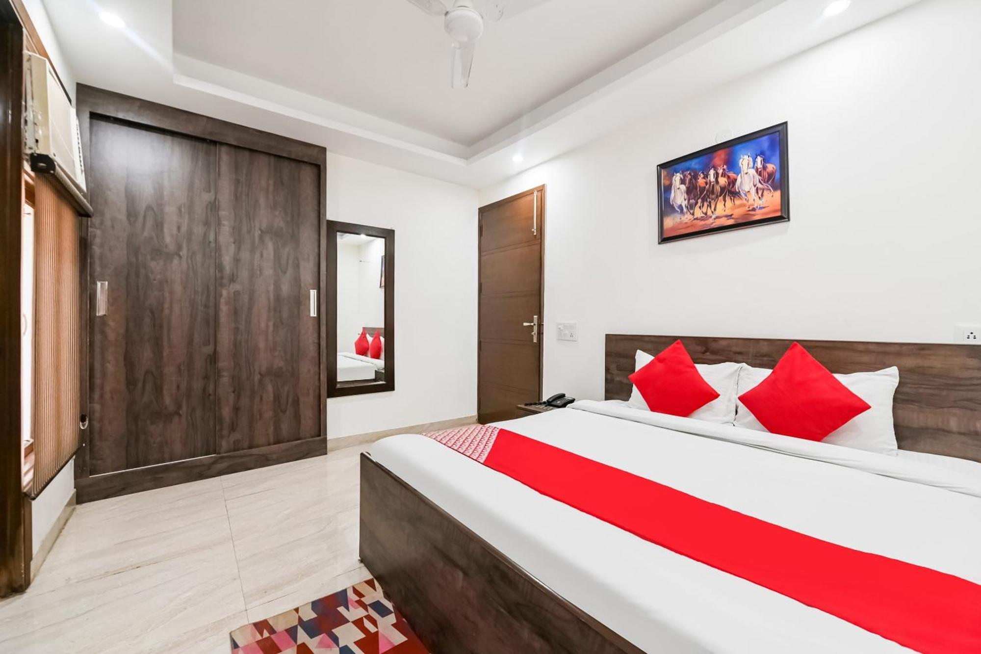Hotel O Premium Rooms Chhatarpur New Delhi Exterior photo